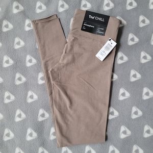 NWT Tna Chill Women's 2XS Atmosphere Lo-Rise 7/8 Taupe Leggings